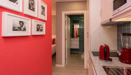 Deluxe Studio