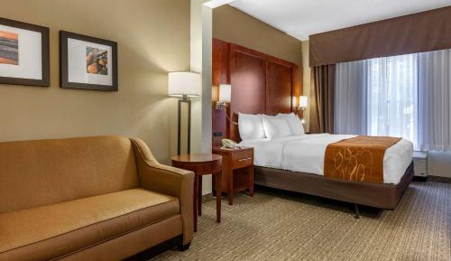 King Suite - Accessible/Non-Smoking