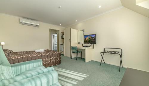 Queen Room with Spa Bath