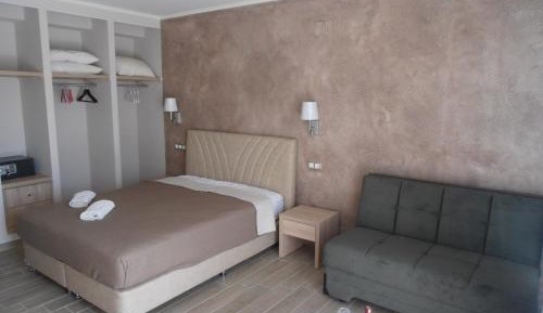 Junior Suite with Pool View