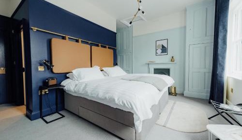 Twin Room with Private Bathroom