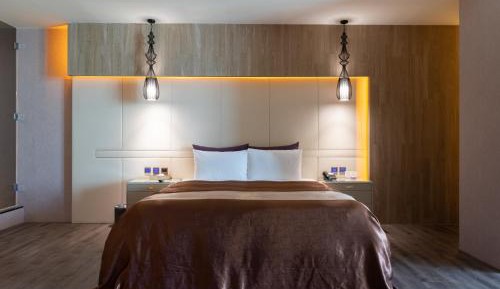 Queen Room with Garden View