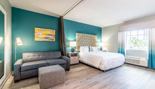 Deluxe King Suite