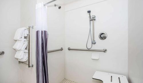 Full Size Bed - Disability Access