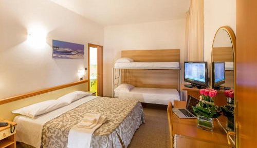 Family Room with Sea View