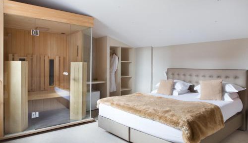 Suite with Sauna
