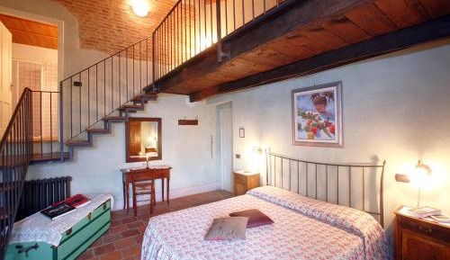 Quadruple Room with Private Bathroom