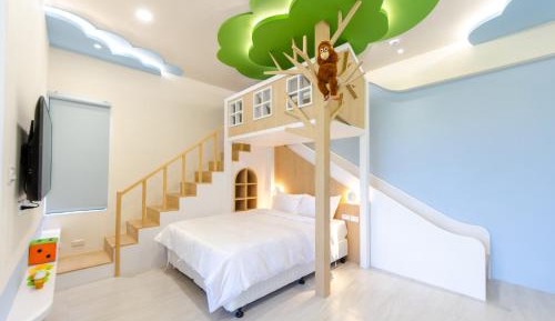 Deluxe Double Room (2 Adults + 1 Child)