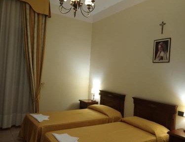 Twin Room with Private Bathroom