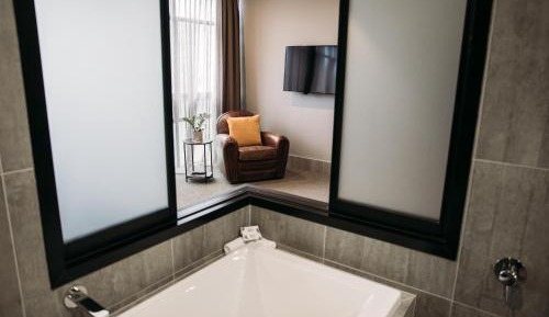 Left Wing Spa Suite