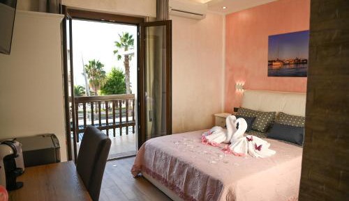 Double Room with Balcony and Sea View
