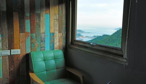 Deluxe Double Room with Side Sea View