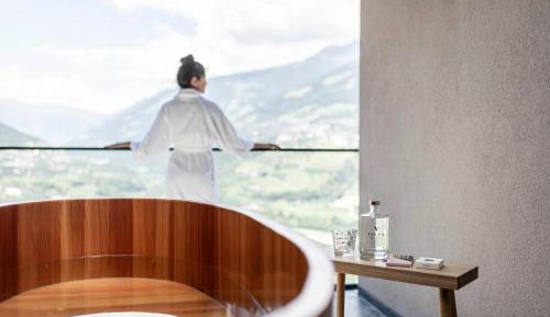 Suite with Mountain View