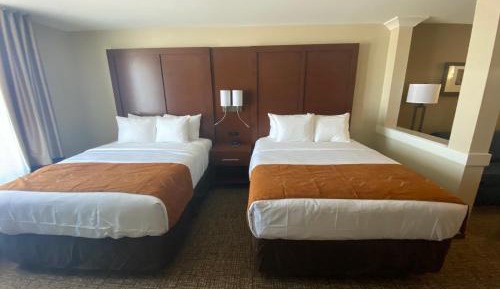 Queen Suite with Two Queen Beds and Sofa Bed - Non-Smoking