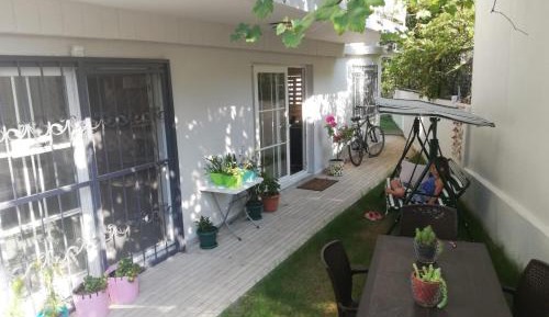 Standard Double Room with Shared Bathroom