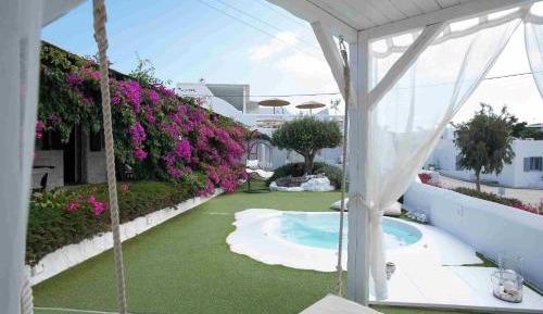 Three-Bedroom House with outdoor Spa Bath