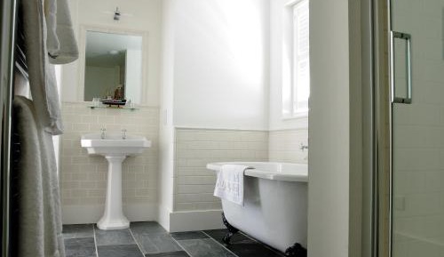 Superior Double or Twin Room with City View Bath and Shower