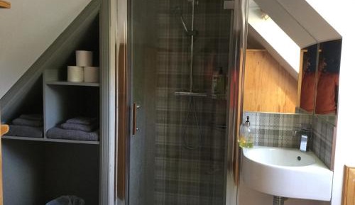 Deluxe Double Room with Shower