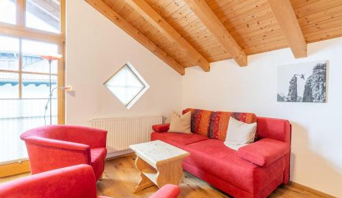 Apartment with Mountain View