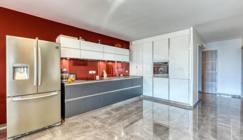 Two-Bedroom Apartment with Lake View