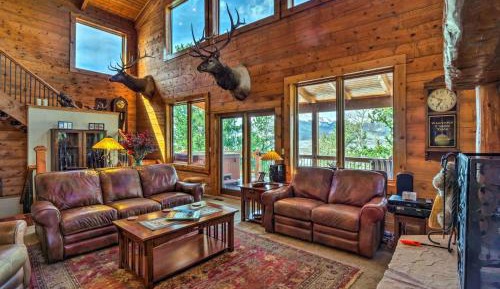 Four-Bedroom Holiday Home