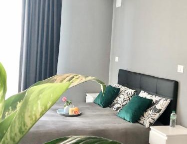 Apartment with Garden View