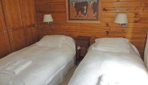 Bungalow (2 Adults)