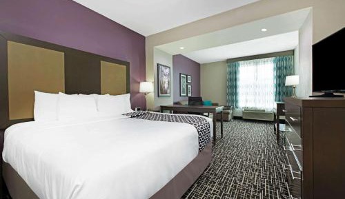 Executive King Room with Sofa Bed