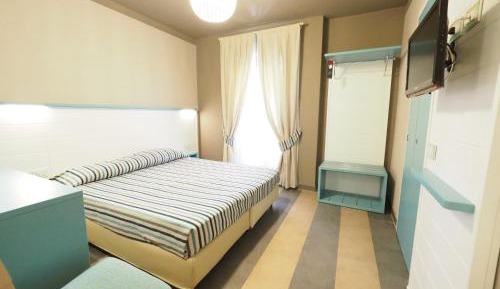Double Room with Partial Sea View