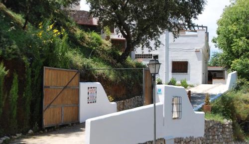 Apartment with Mountain View