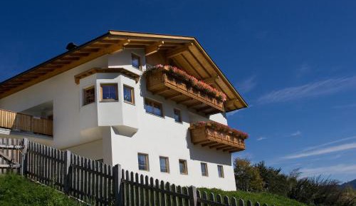 Apartment with Mountain View
