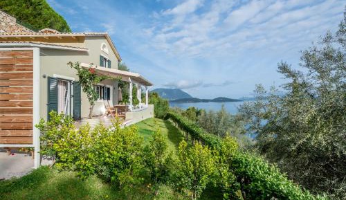 Villa - Beach Front