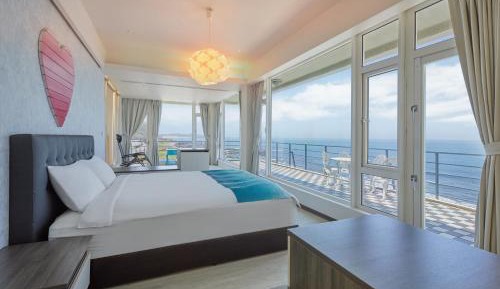 Deluxe Double Room with Balcony and Sea View