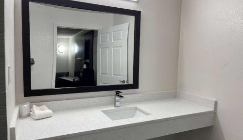 King Room - Mobility Access/Non-Smoking