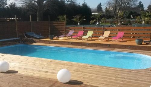 One-Bedroom Apartment with Pool View