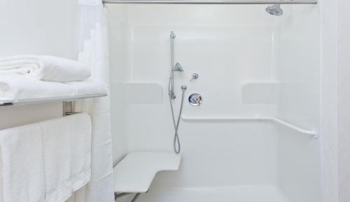 Standard King Room with Roll-in Shower - Mobility Accessible