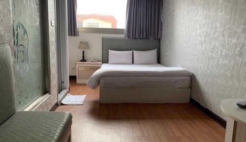 Standard Double Room with Window