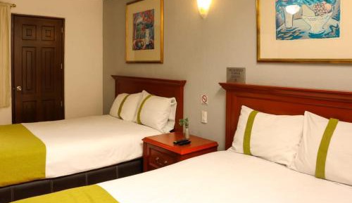 Quadruple Room with Private Bathroom
