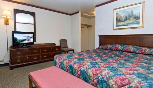 One-Bedroom King Suite