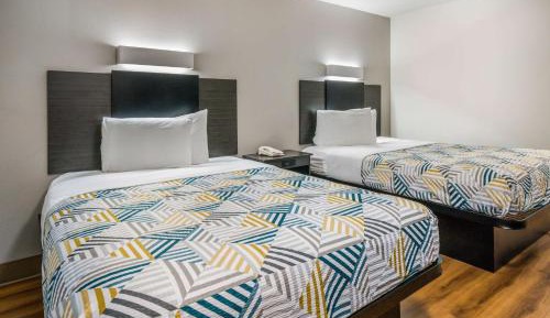 Queen Room with Two Queen Beds - Disability Access - Roll In Shower