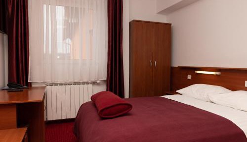 Double Room (1 Adult)