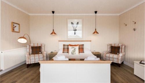 One-Bedroom Chalet - The Burrow