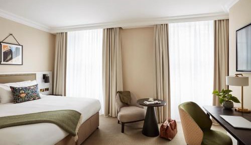 Deluxe King Room