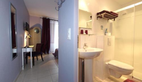Twin Room with Bathroom