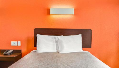 Queen Room - Disability Access - Non-Smoking