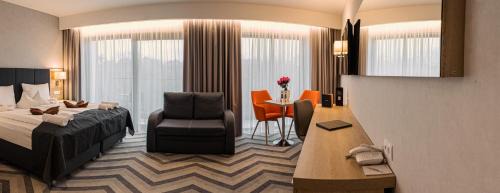 Deluxe Double Room with sofa