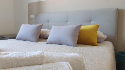 Deluxe Double Room (2 Adults + 1 Child)