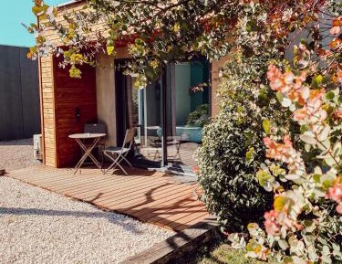 Bungalow with Garden View