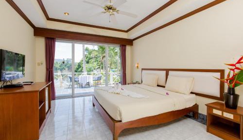 Deluxe Room with Lake View