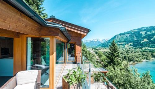 Superior Chalet with Terrace and Lake View